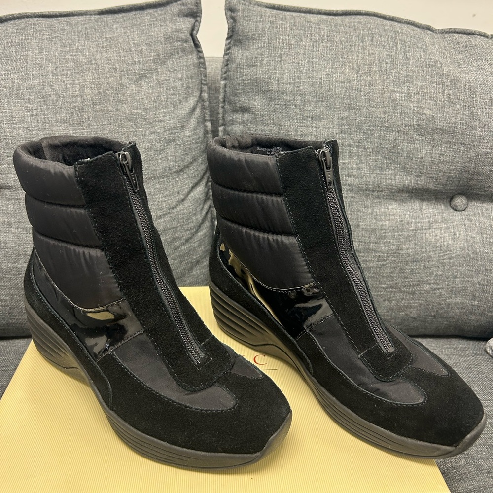 Easy Spirit Black Ankle Boots